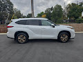 2023 Toyota Highlander Hybrid Bronze Edition