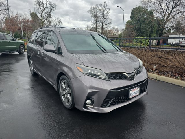 2020 Toyota Sienna SE