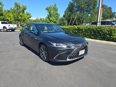 2025 Lexus ES